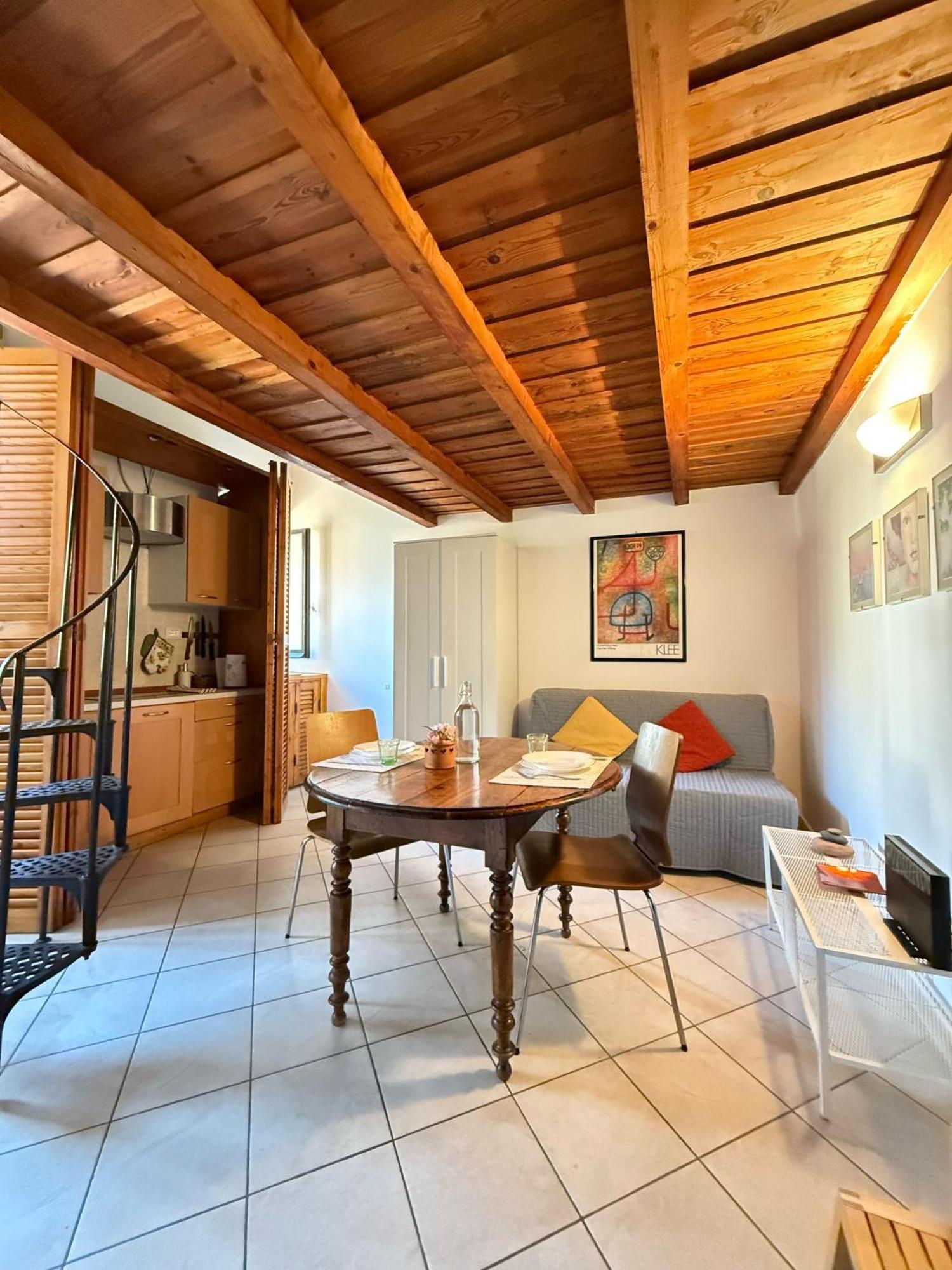Apartment Rione Vi Loft Rom